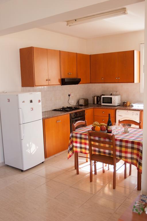 Kyriakos Court Hotel Paphos Room photo