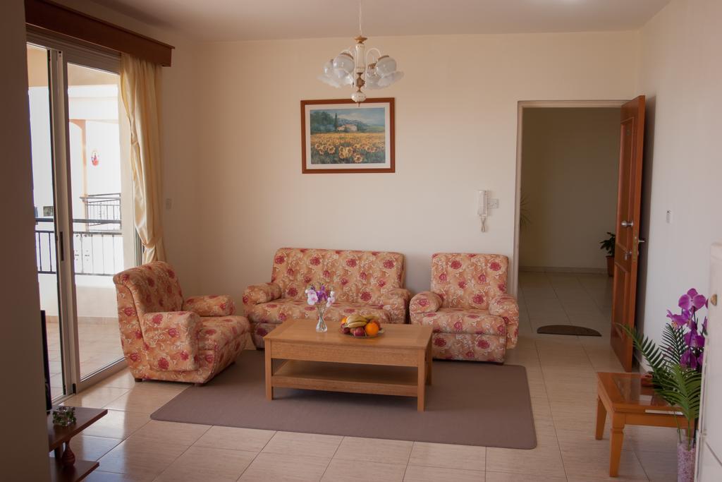 Kyriakos Court Hotel Paphos Room photo