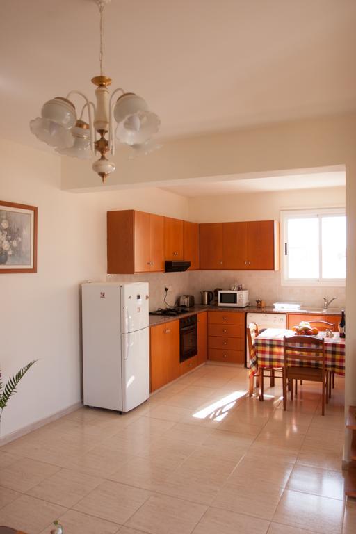 Kyriakos Court Hotel Paphos Room photo